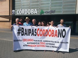 Ediles de Almodóvar, Palma del Río y Córdoba exigen a Rajoy parar el 'bypass' de Almodóvar