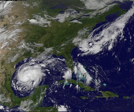 'Harvey' se convierte en huracán de categoría 3 con vientos de 200 kilómetros por hora