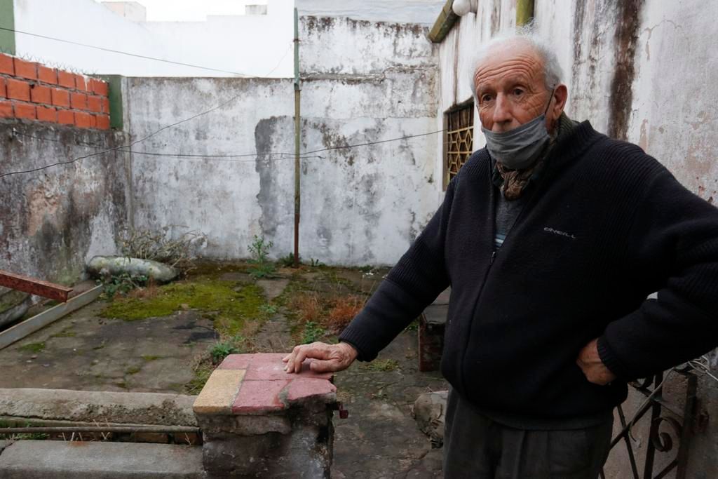 Terror sin límites en La Plata: le arrancaron tres dientes a un jubilado en un asalto
