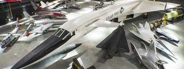 El XB-70 Valkyrie, el monstruoso bombardero supersónico de Estados Unidos ya olvidado por todos