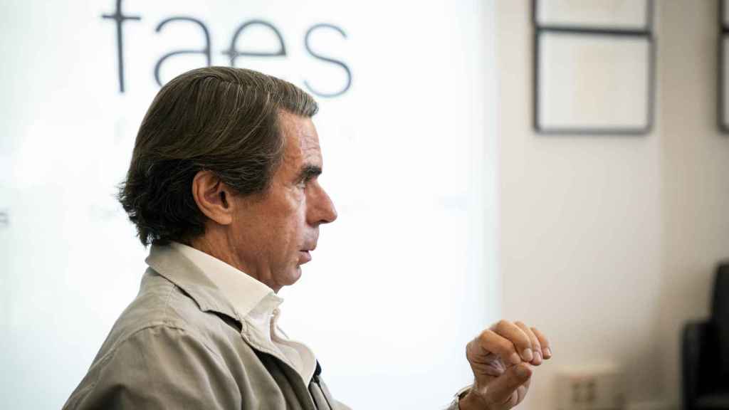 José María Aznar, durante un momento de la entrevista, celebrada en la sede de Faes.