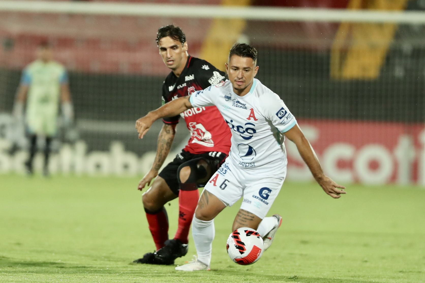 Bryan Ruiz jugó 45 minutos en el partido entre Alajuelense y Alianza.