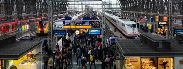 La subvención al transporte de Alemania ha subido a tantísima gente al tren... que ha muerto de éxito