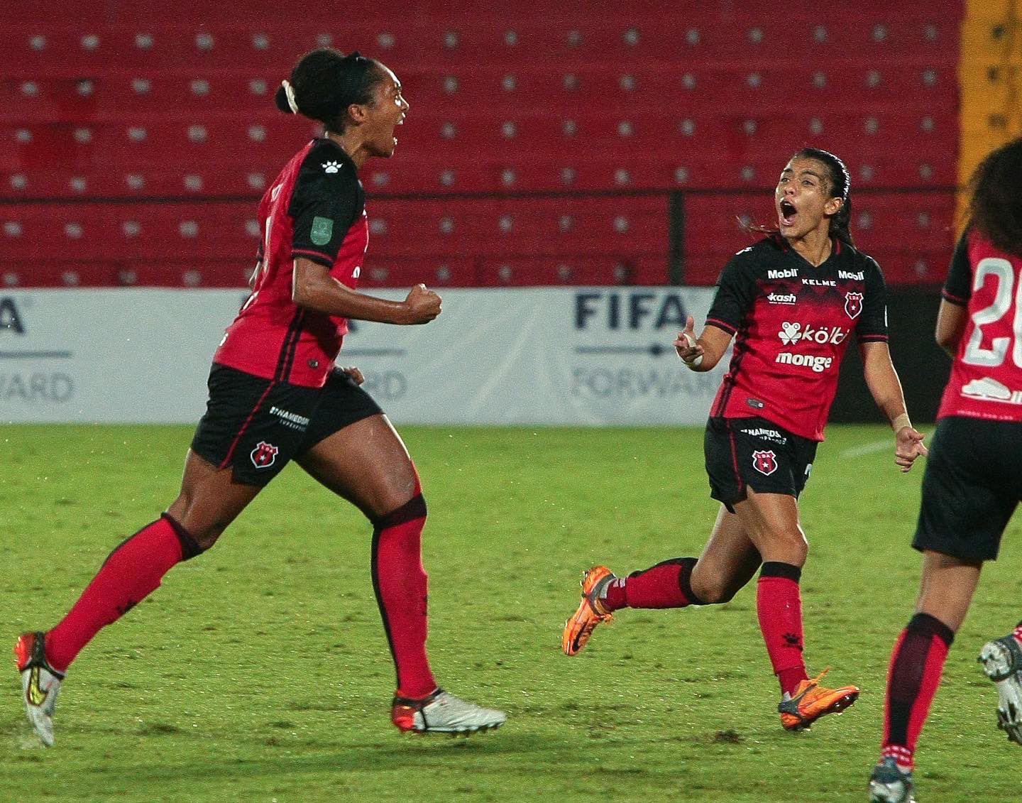 Un gol de Mia Corbin fue suficiente para que Alajuelense derrotara a Saprissa FF y se endosara su primera corona internacional en el fútbol femenino.