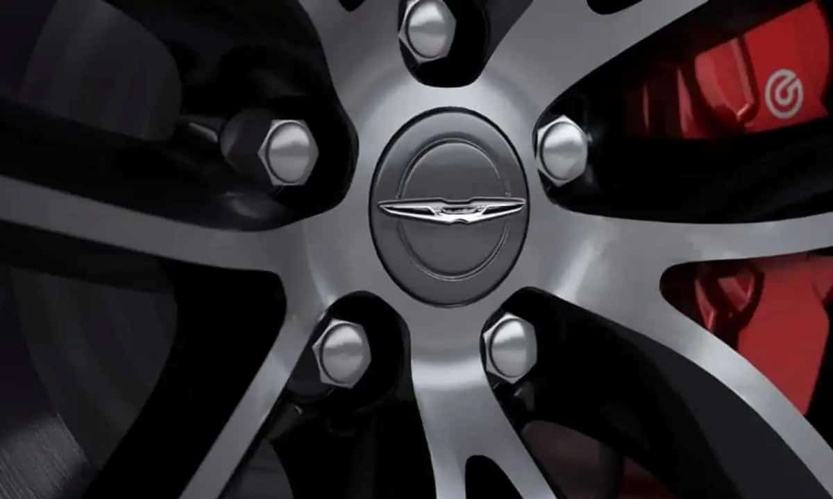 Chrysler 300C wheel teaser