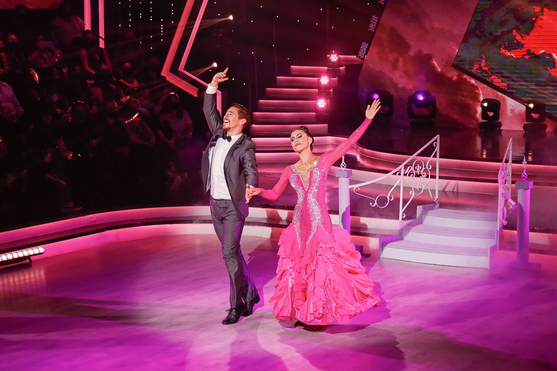 Nicole Aldana agradeció a su pareja de baile Javier Acuña por ayudarle durante todas las galas del concurso.