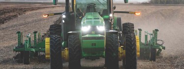 John Deere sube la apuesta por los tractores autónomos: control remoto desde el smartphone y detección inteligente de obstáculos 