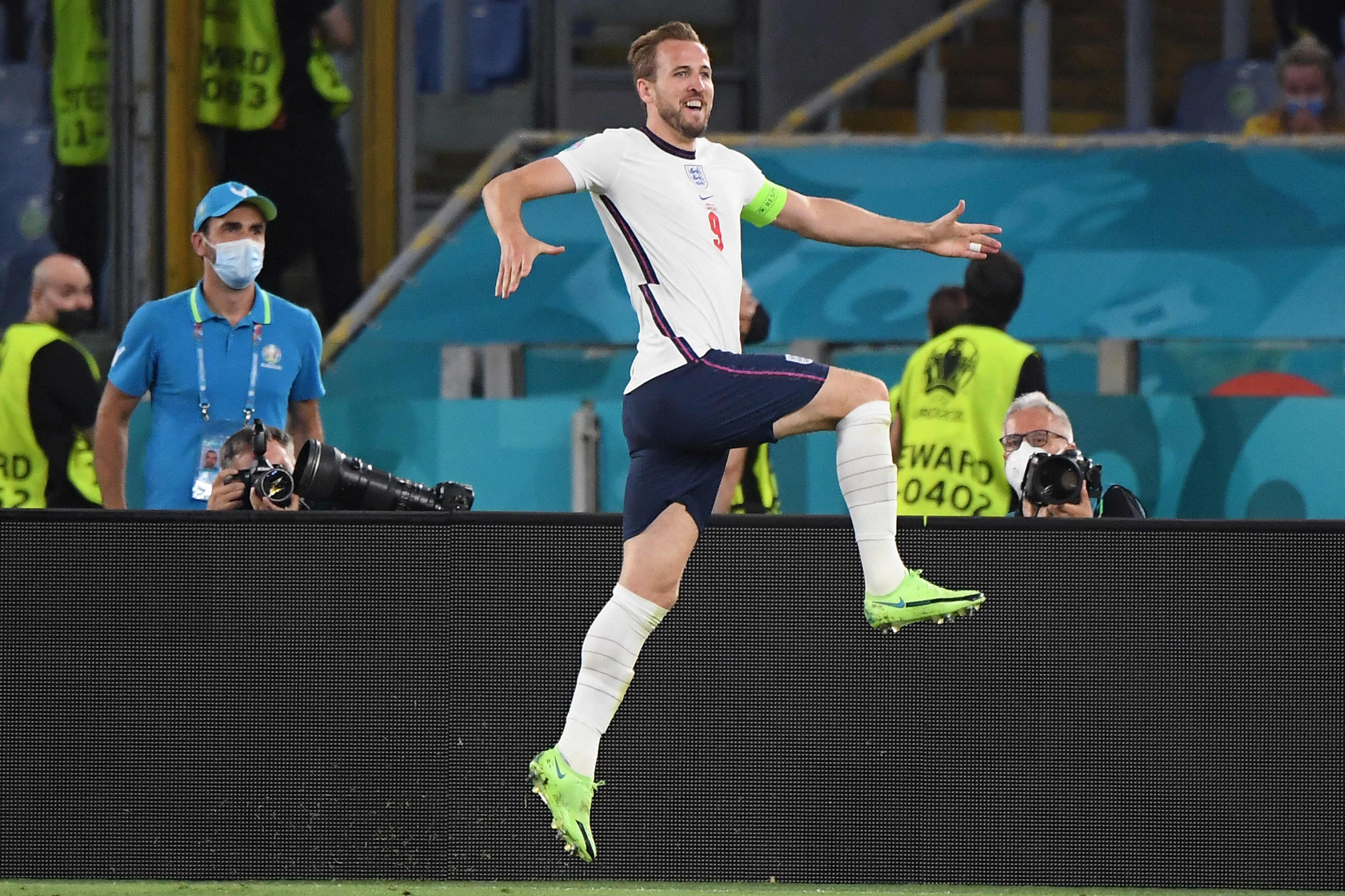  Harry Kane  es el capitán y goleador de Inglaterra que este lunes se mide a Irán en la Copa del Mundo de Qatar 2022.