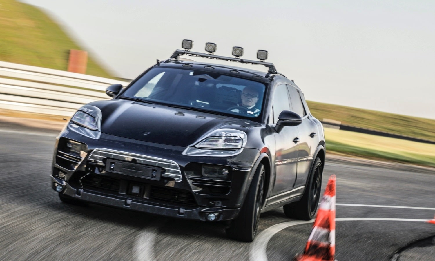 Porsche Macan EV driving test 1