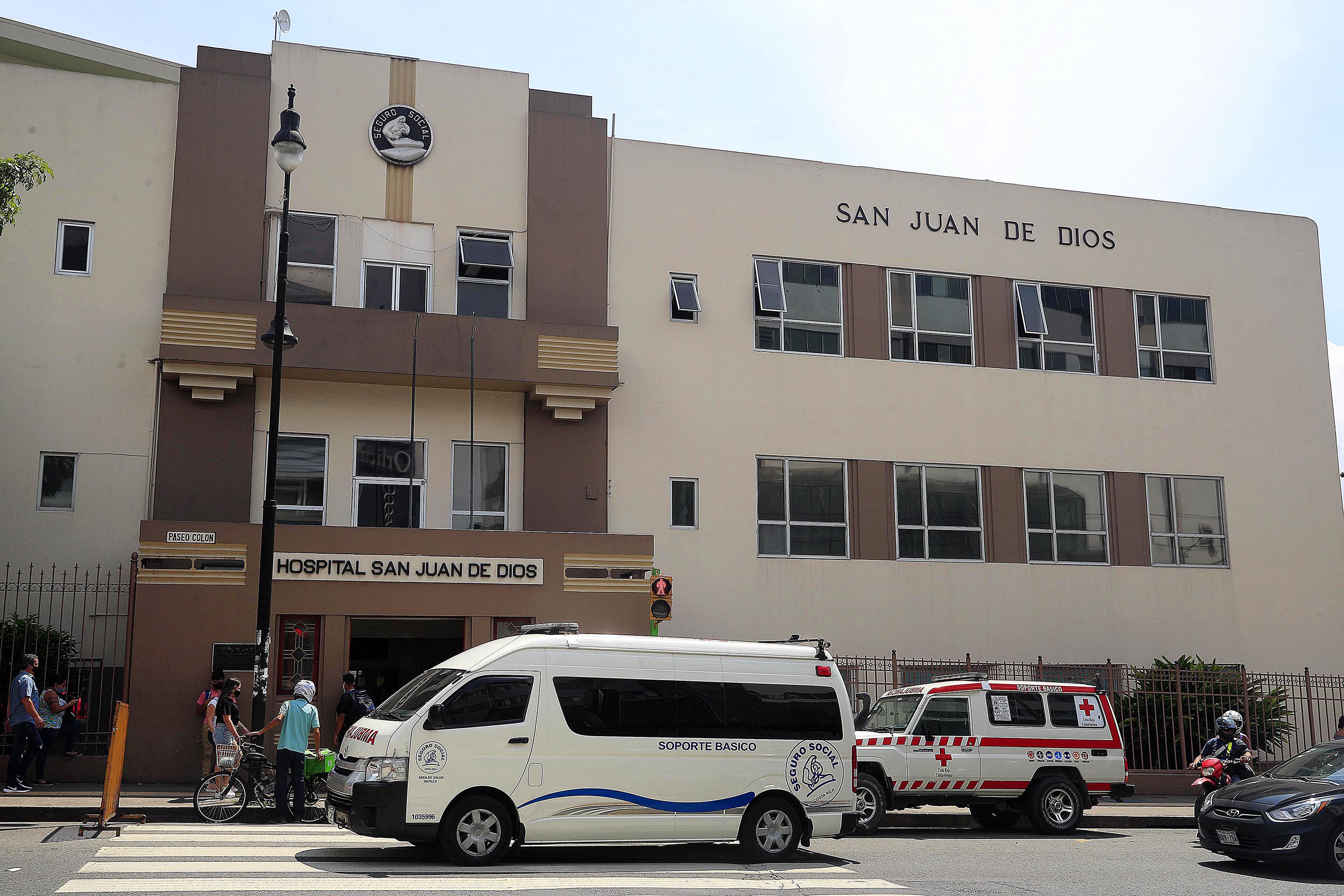 El cuerpo de Moya Hurtado, fue levantado por agentes del OIJ en el Hospital San Juan de Dios. El tiroteo en que murió ocurrió a plena luz del día en Alajuelita. Foto: