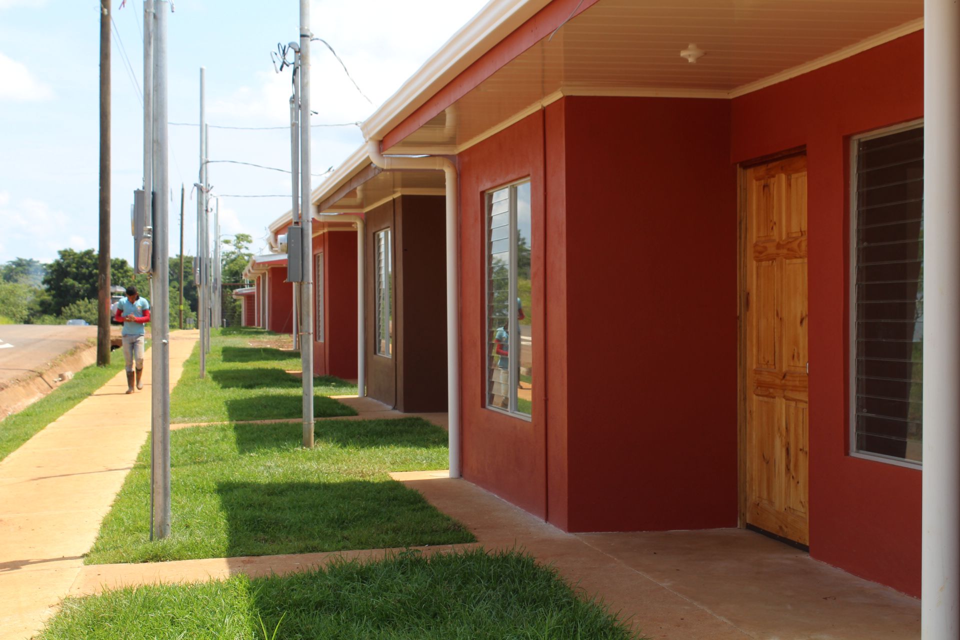 El Gobierno pretende aumentar la inversión de viviendas de bien social. En la imagen, el proyecto Las Rosas, en Pocosol de San Carlos. Foto: Cortesía Banhvi.