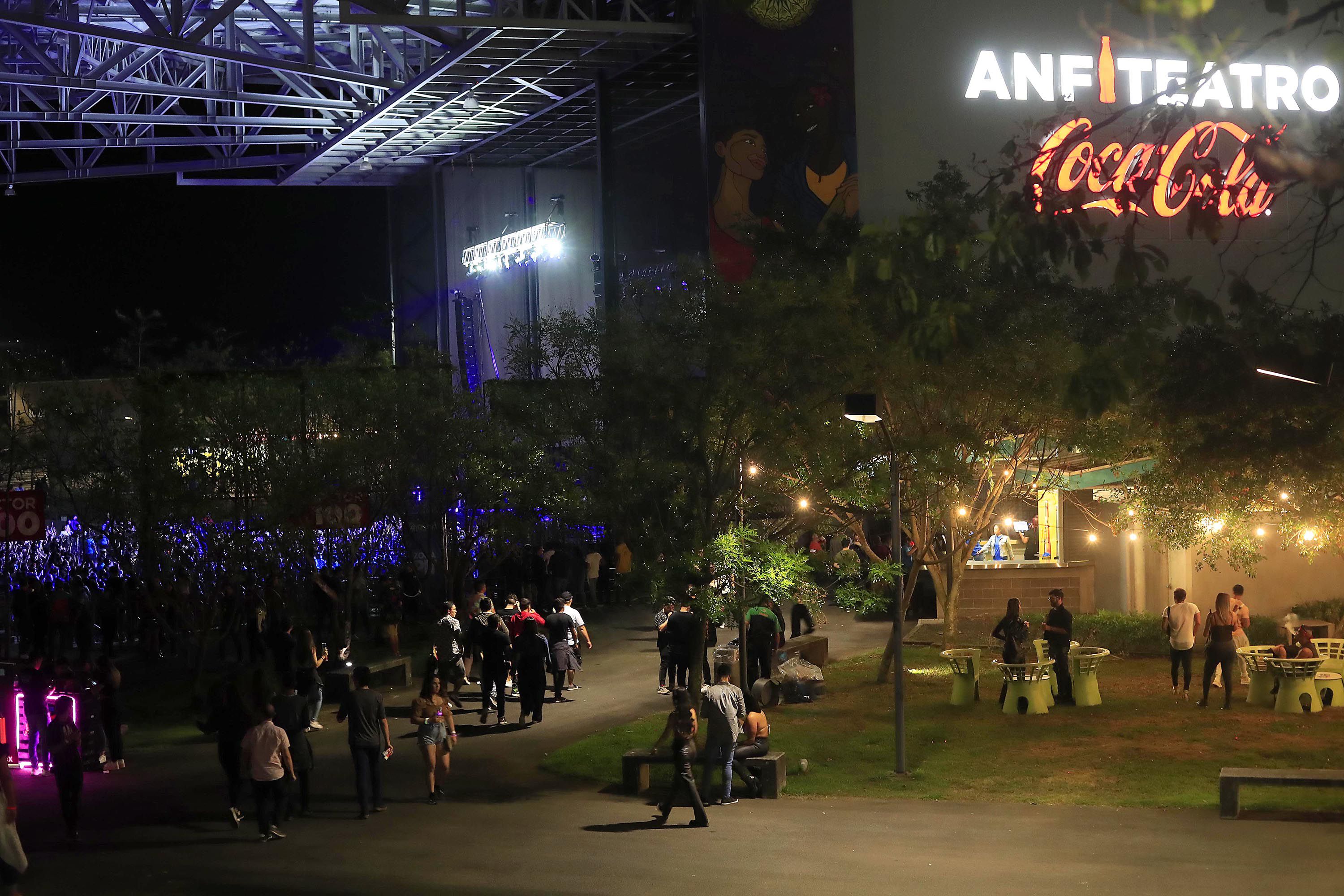 El Anfiteatro Coca-Cola del Parque Viva se convirtió en el 'dancefloor' más grande de Costa Rica la noche de este viernes 20 de enero.