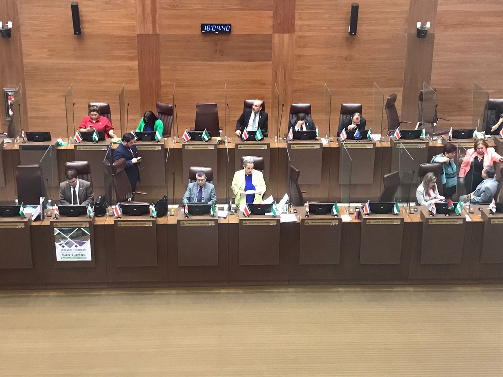 La diputada Carolina Delgado, del PLN, presentó 500 mociones al plan contra el crimen organizado, lo que significa horas y horas de monólogo en el plenario y votaciones sumamente lentas. Foto: A. Sequeira.