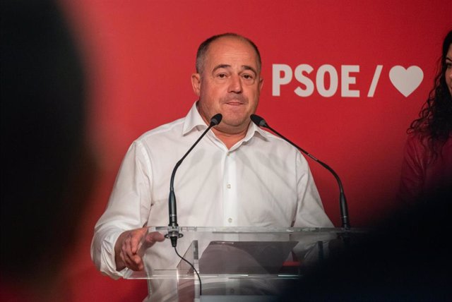 Archivo - El diputado de PSOE por la provincia de Albacete Emilio Sáez