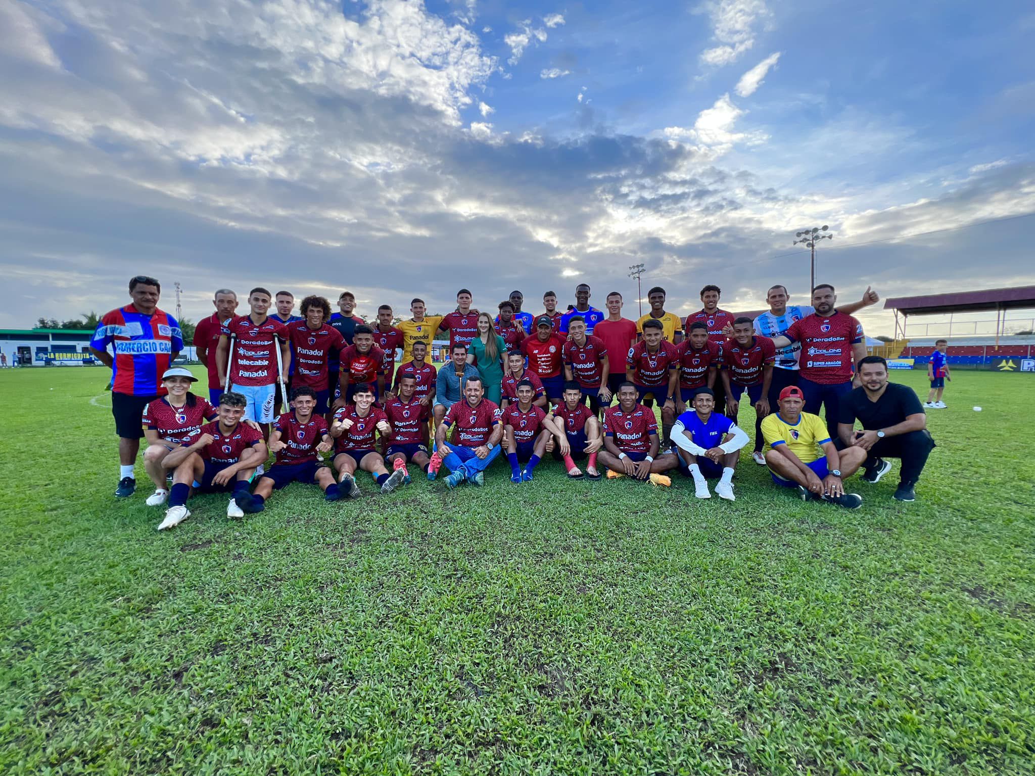 Los jugadores de Cariari Pococí celebraron el triunfo ante Guadalupe FC y están en la final del Torneo de Apertura de la Liga de Ascenso.