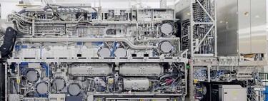 Esta es la máquina de fabricación de chips más avanzada del planeta. Es espectacular y su complejidad roza lo inaudito