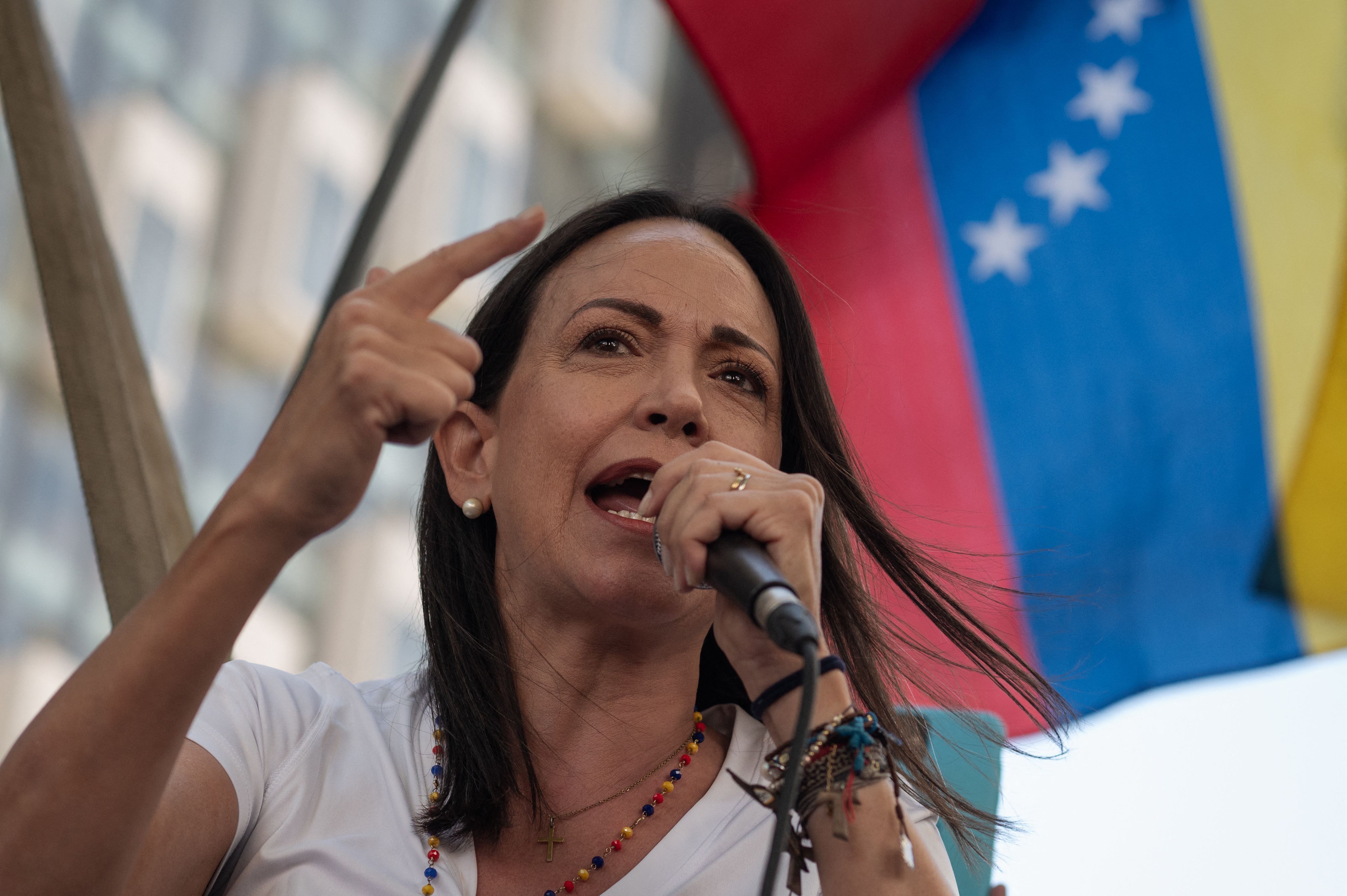En las elecciones primarias, la venezolana María Corina Machado obtuvo el 92 % del apoyo entre más de dos millones de participantes. 