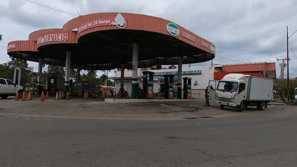Una gasolinera en La Habana