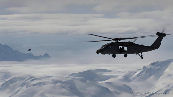 Helicóptero sobre Alaska.
